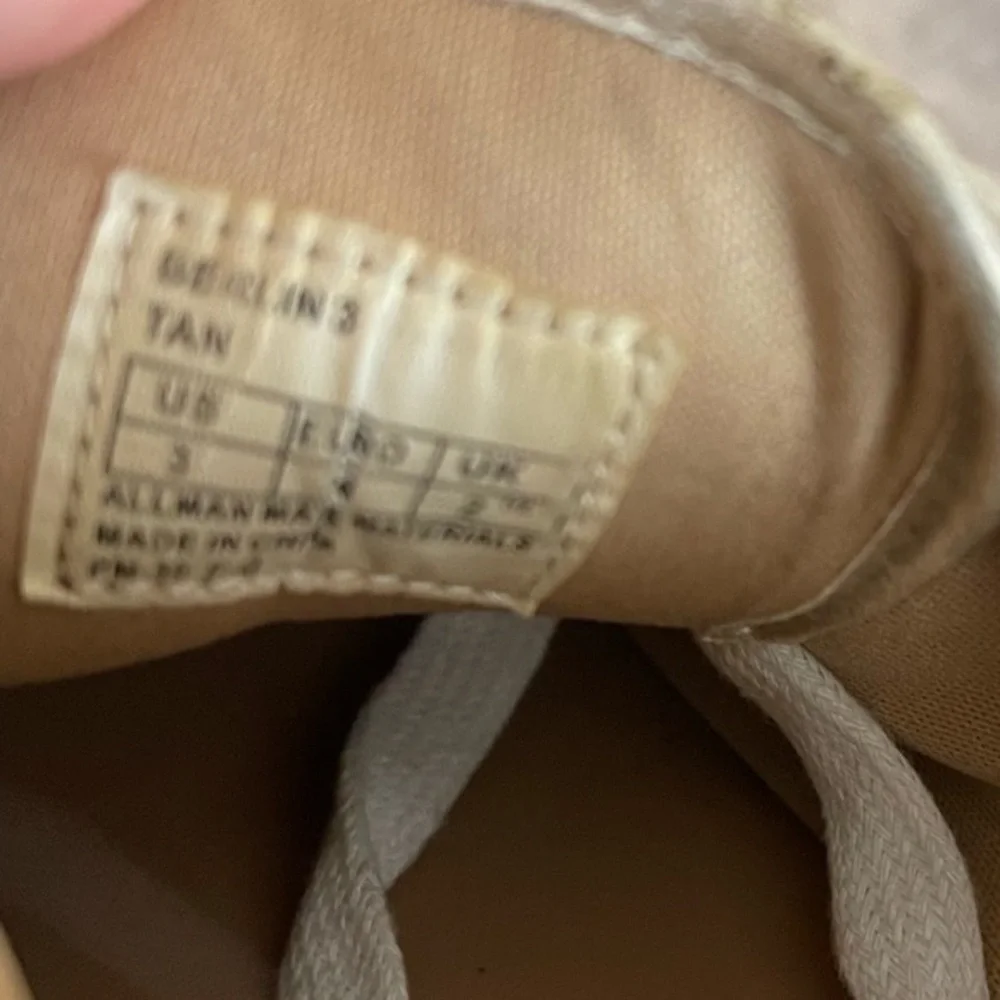 Michael Kors Shoes Berlin 3 MK logo Lace-up Sneakers - tan - size 3
